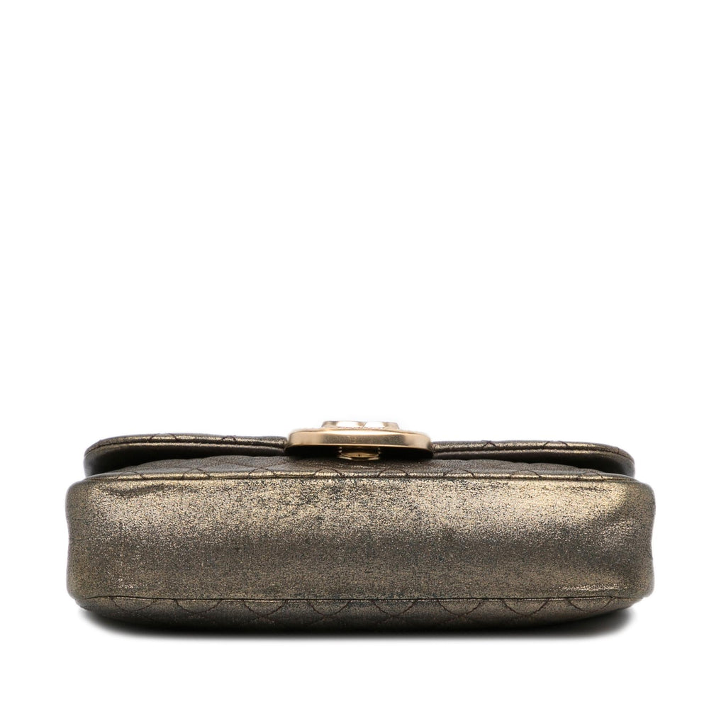 Chanel Small Metallic Iridescent Pearl CC Crystal Single Flap Bag (SHG-EHwOc9)