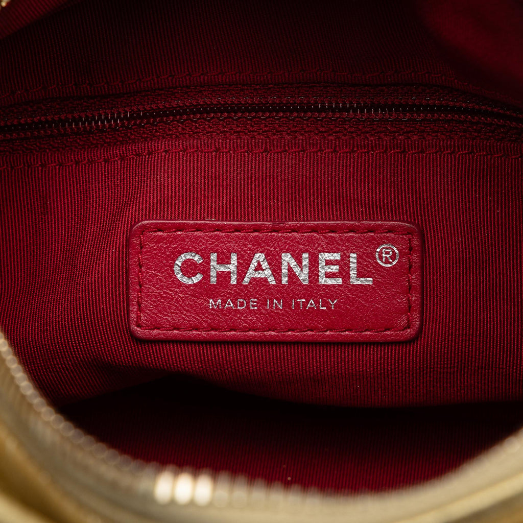 Chanel Small Metallic Lambskin Gabrielle Crossbody (SHG-5QvX7a)