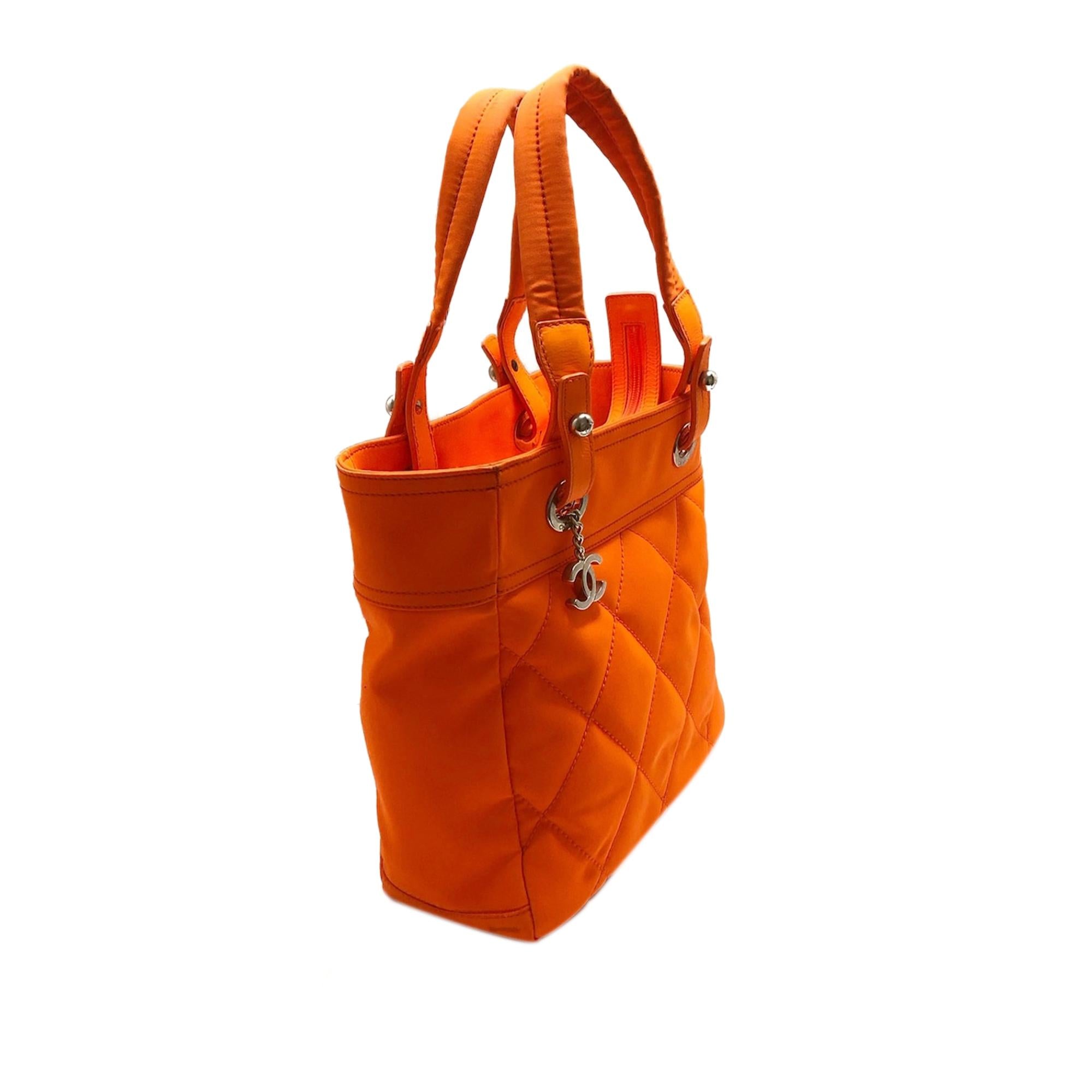 Chanel Small Paris-Biarritz Tote (SHG-wFXBzW)