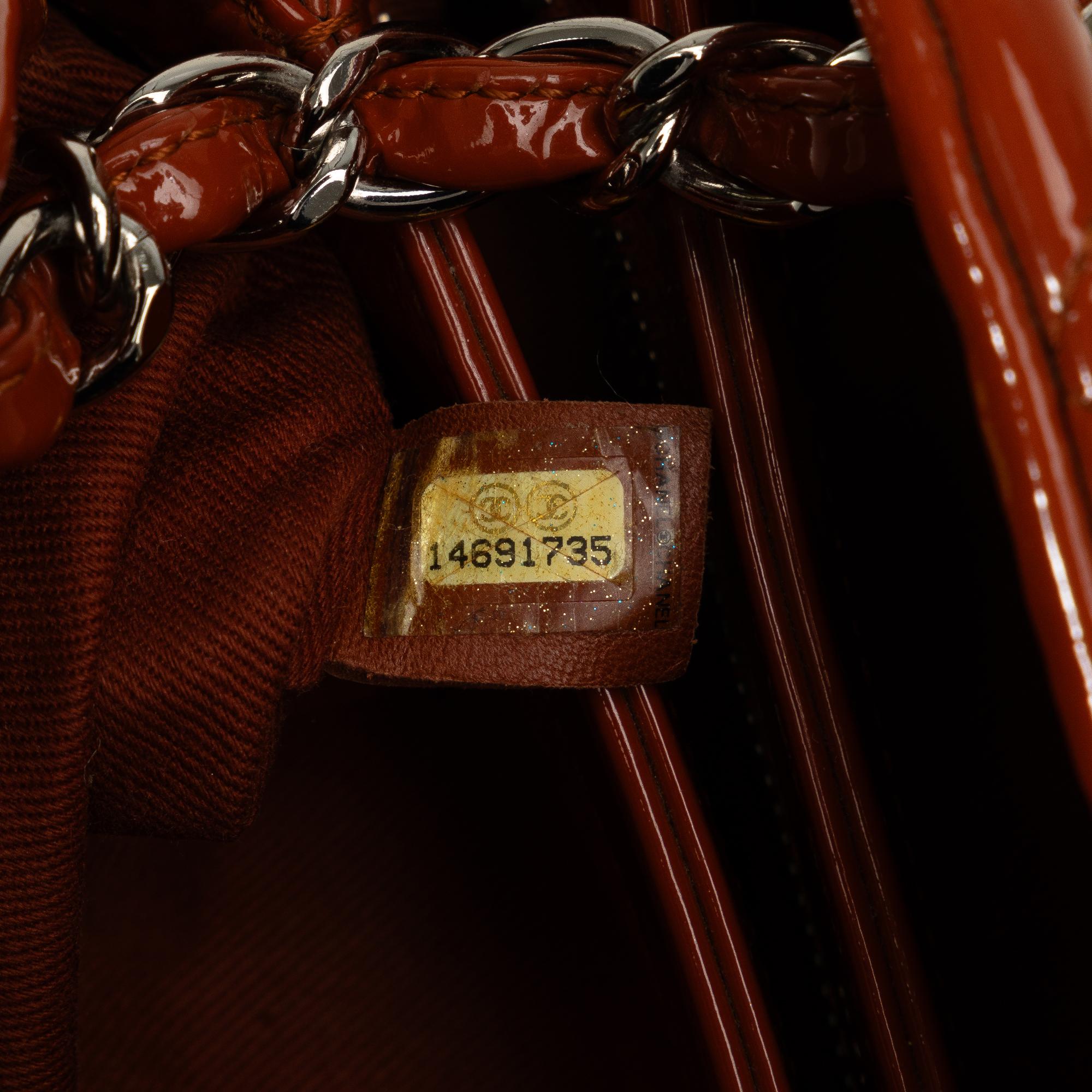 Chanel Small Patent Just Mademoiselle Shoulder Bag (SHG-eDqWnL)