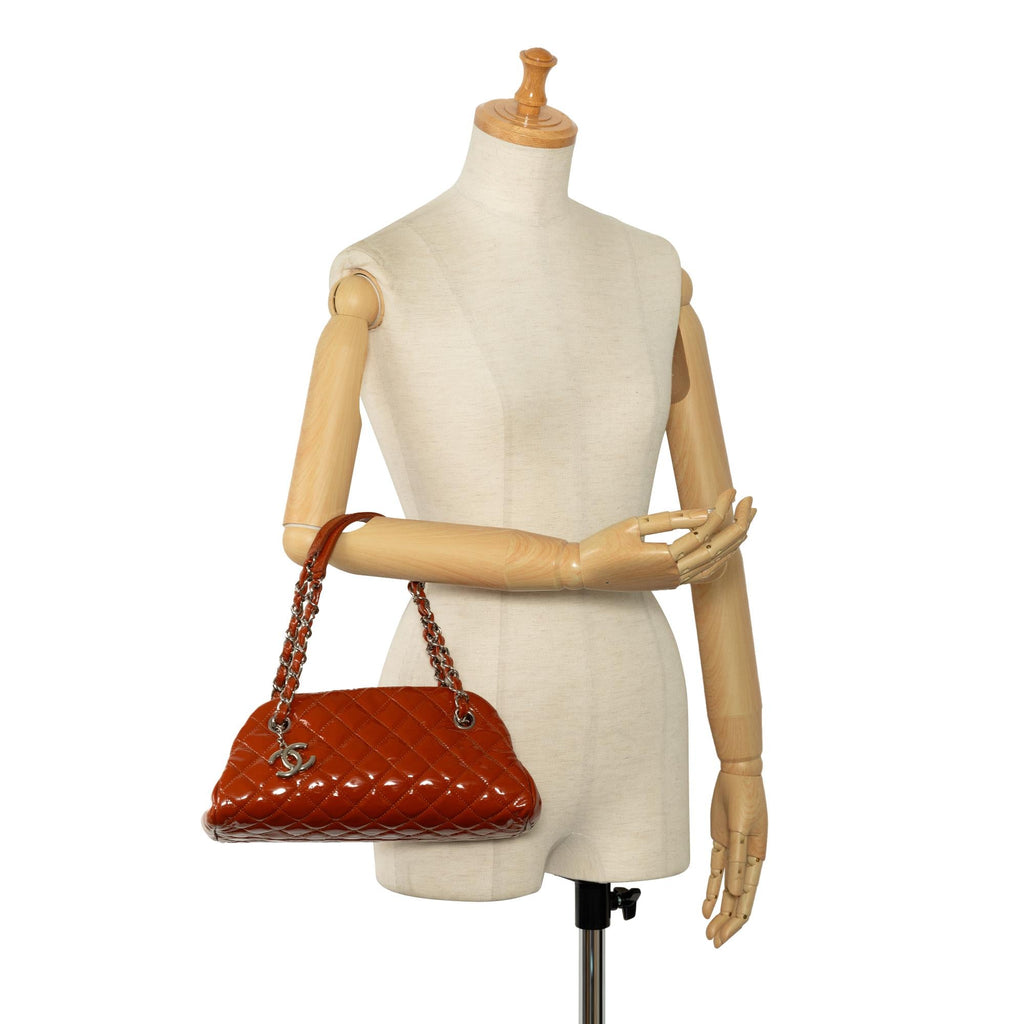 Chanel Small Patent Just Mademoiselle Shoulder Bag (SHG-eDqWnL)