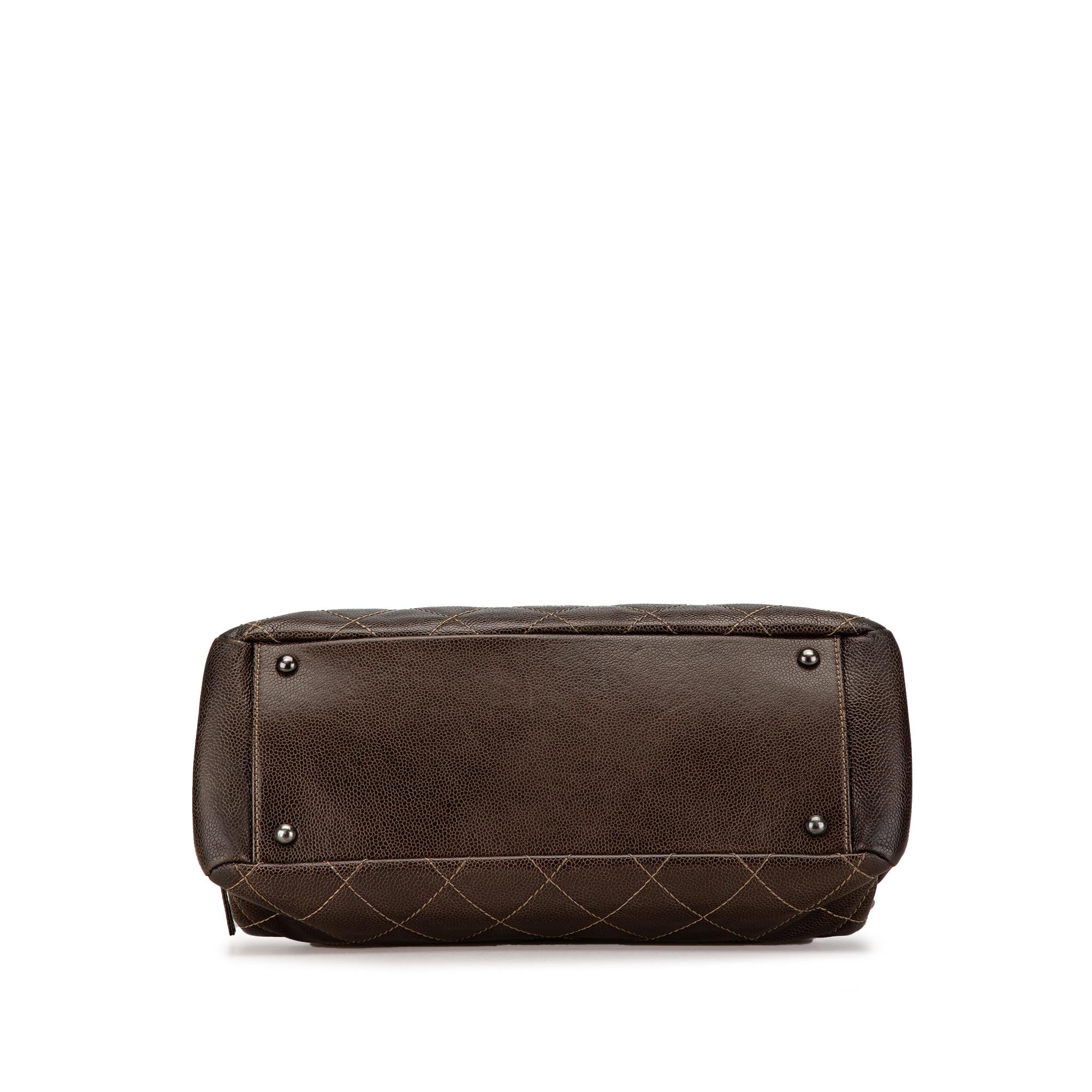 Chanel Small Quilted Caviar Chic Tote (SHG-RUXzte)