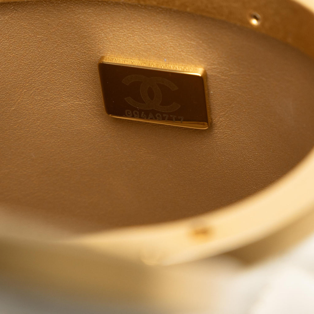 Chanel Small Quilted Lambskin Crown Box Bag (SHG-GuyXwC)