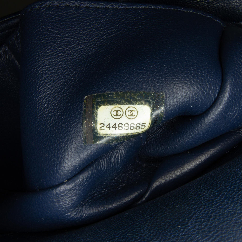Chanel Small Reversed Chevron Lambskin Flap (SHG-I8TN3a)