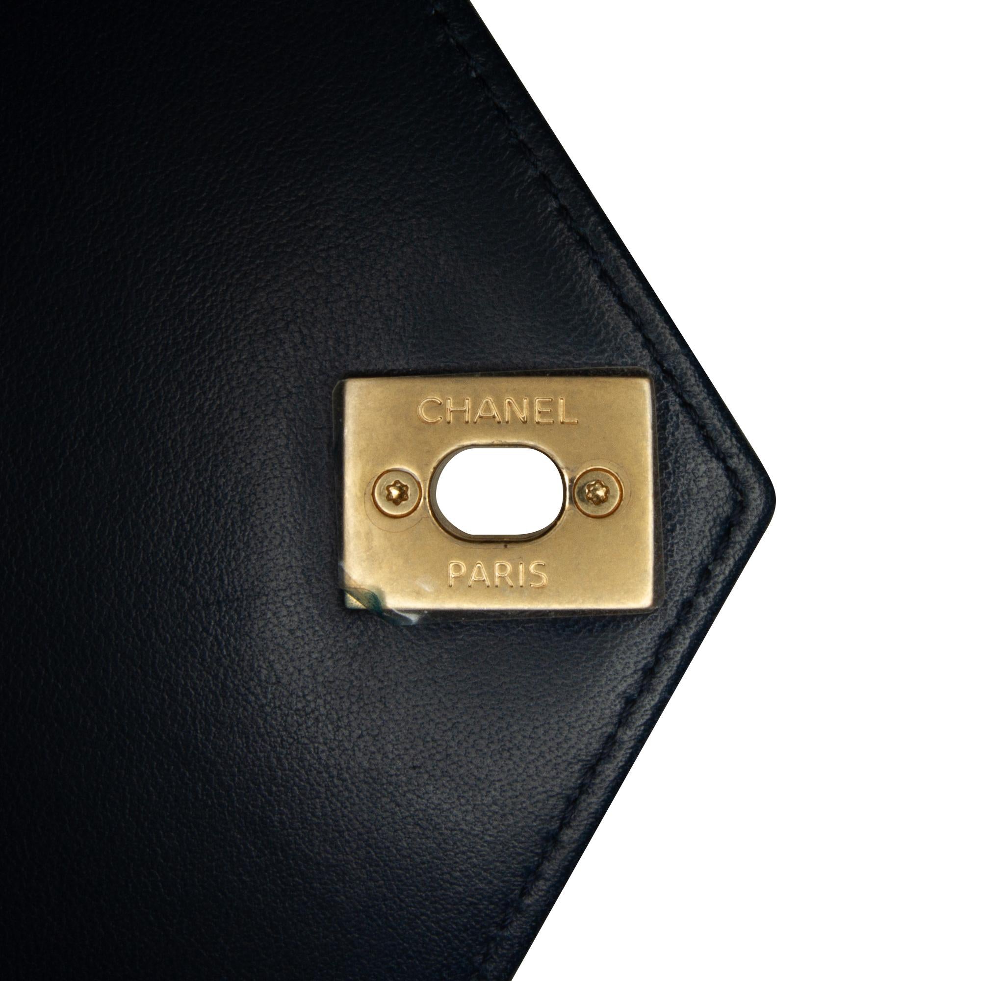 Chanel Small Reversed Chevron Lambskin Flap (SHG-I8TN3a)