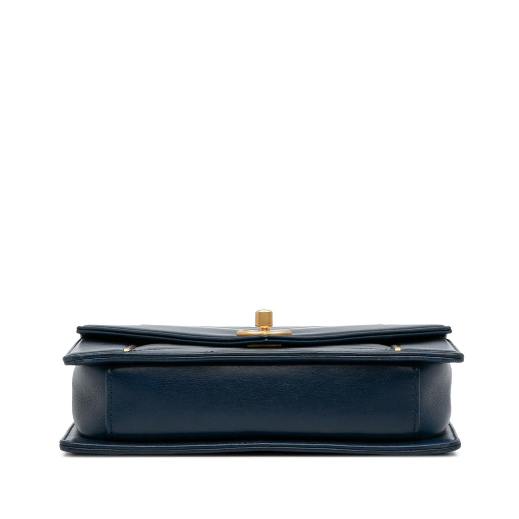 Chanel Small Reversed Chevron Lambskin Flap (SHG-I8TN3a)