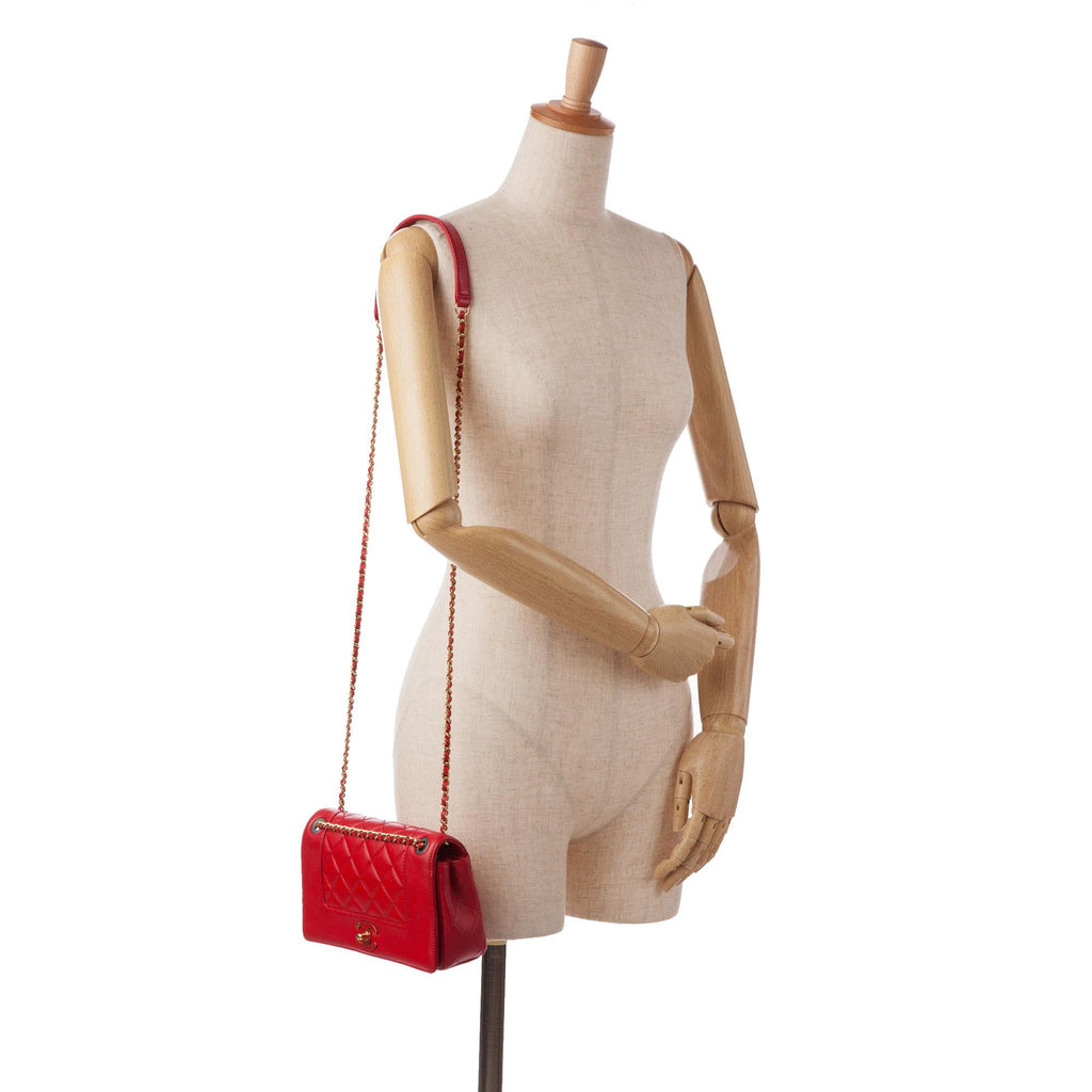 Chanel Small Sheepskin Vintage Mademoiselle Flap (SHG-zsUypA)