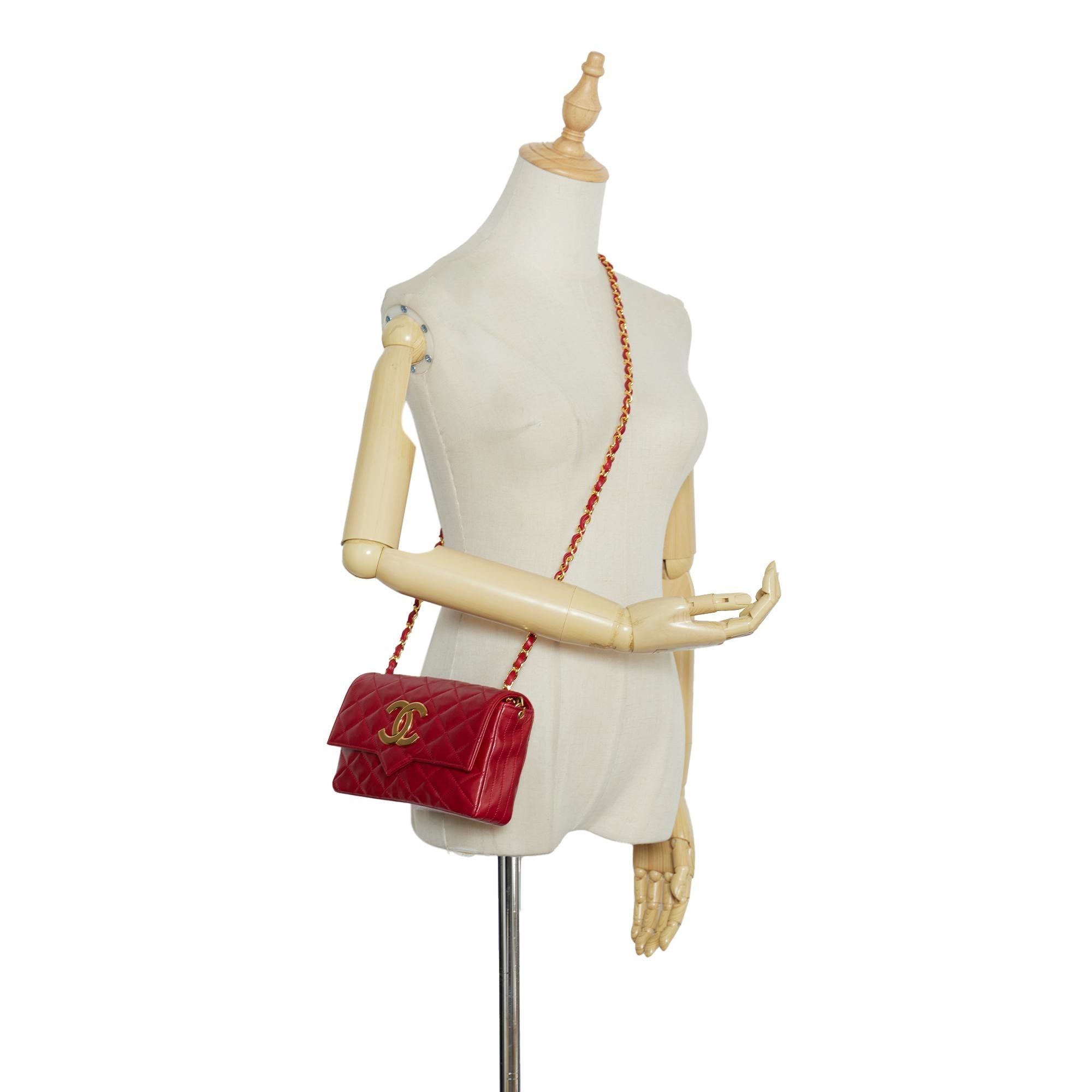 Chanel Small XL Quilted Lambskin Single Flap (SHG-0S1d5w)