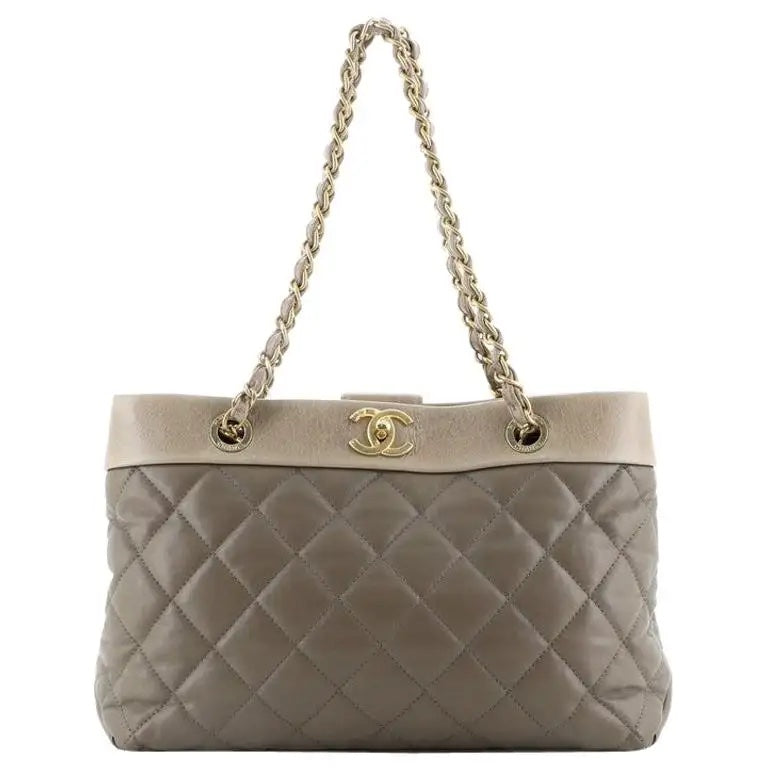 CHANEL GREIGE QUILTED DISTRESSED LEATHER CHAIN TOTE BAG