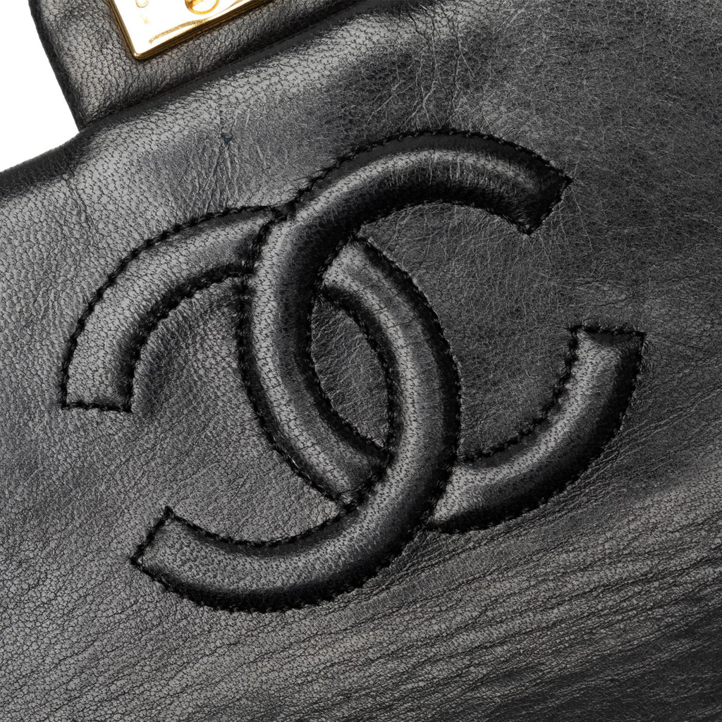 Chanel Square Classic Quilted Lambskin Flap (SHG-UItkKW)