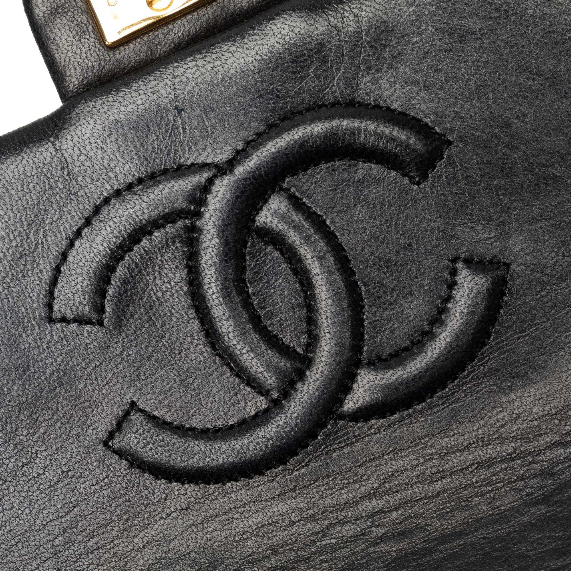 Chanel Square Classic Quilted Lambskin Flap (SHG-UItkKW)