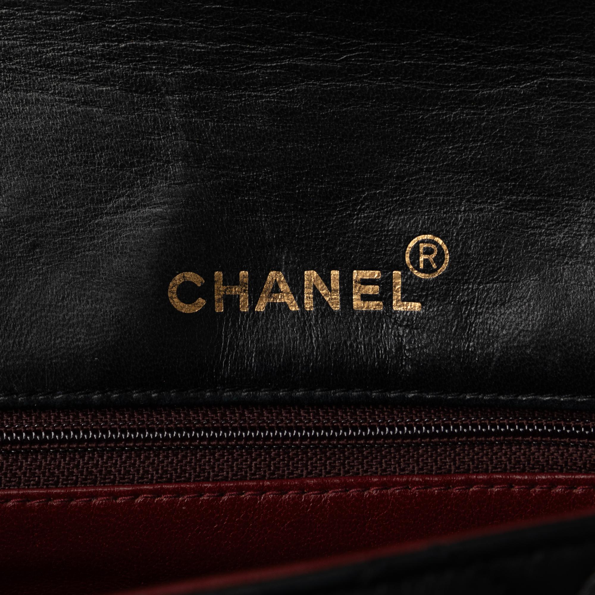 Chanel Square Classic Quilted Lambskin Flap (SHG-UItkKW)