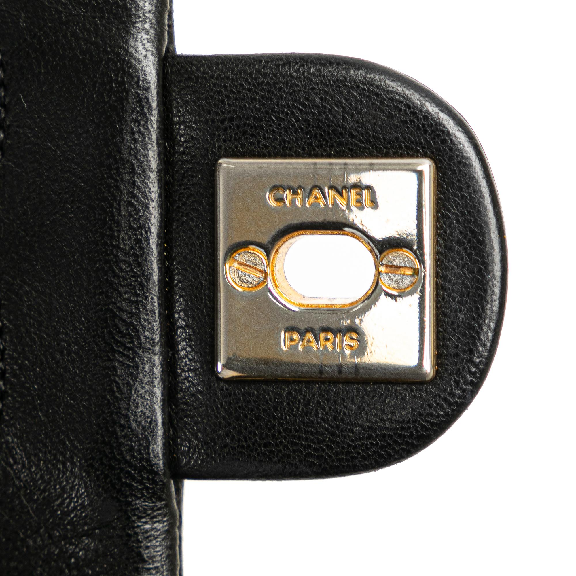 Chanel Square Classic Quilted Lambskin Flap (SHG-NCKAmV)