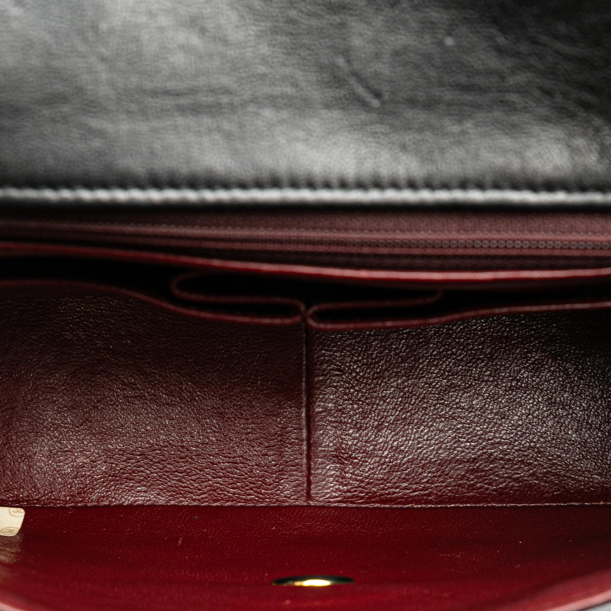 Chanel Square Classic Quilted Lambskin Flap (SHG-NCKAmV)