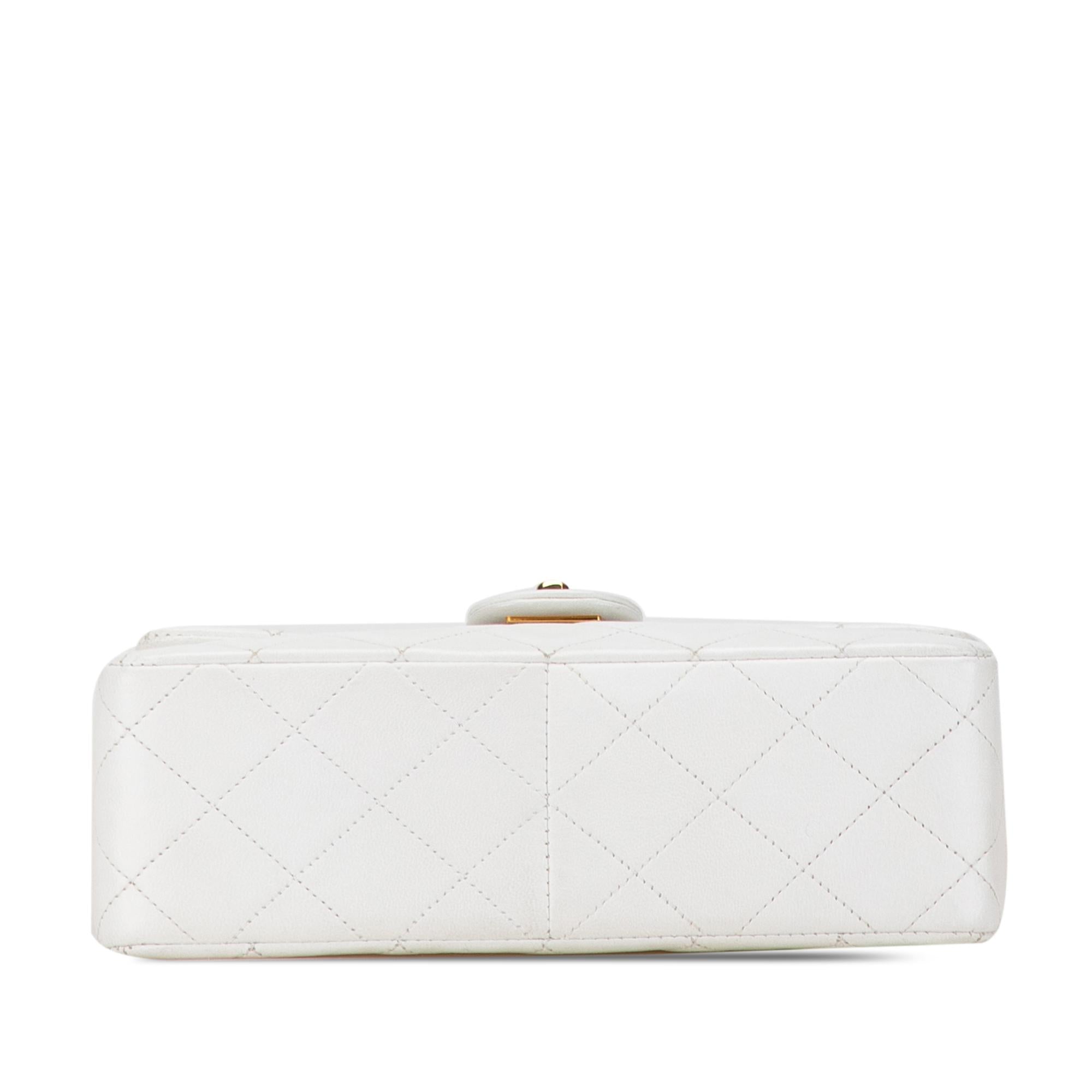 Chanel Square Classic Quilted Lambskin Flap (SHG-iqwoWK)
