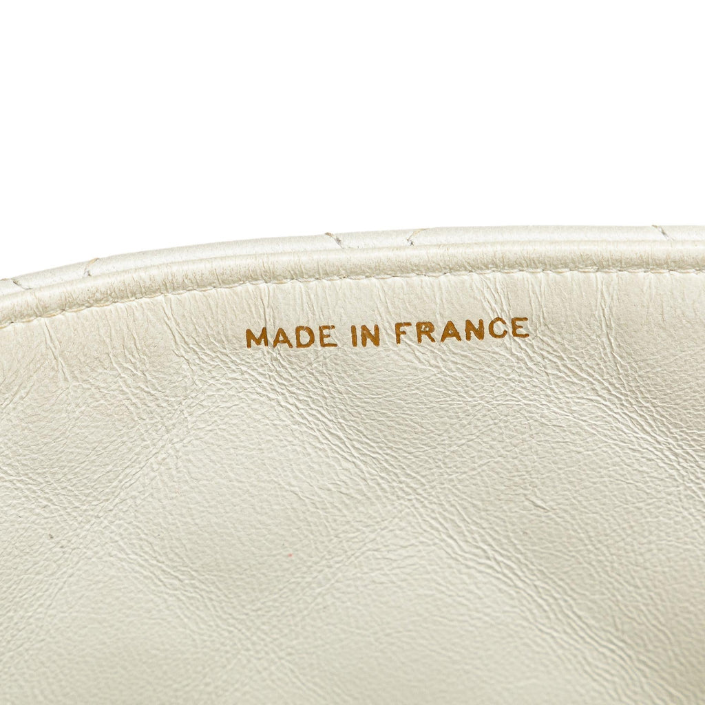 Chanel Square Classic Quilted Lambskin Flap (SHG-iqwoWK)