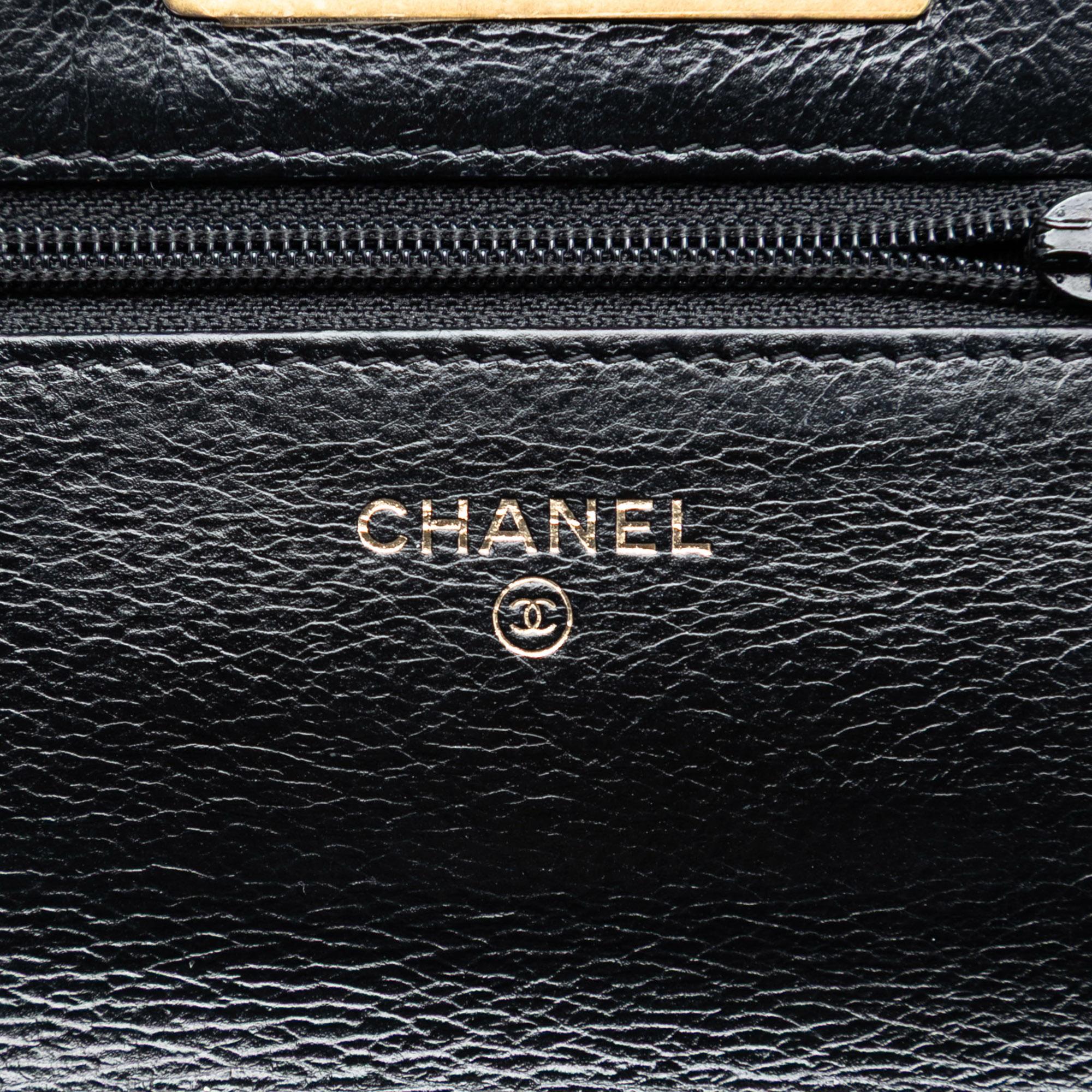Chanel Stitched Goatskin Golden CC Wallet On Chain