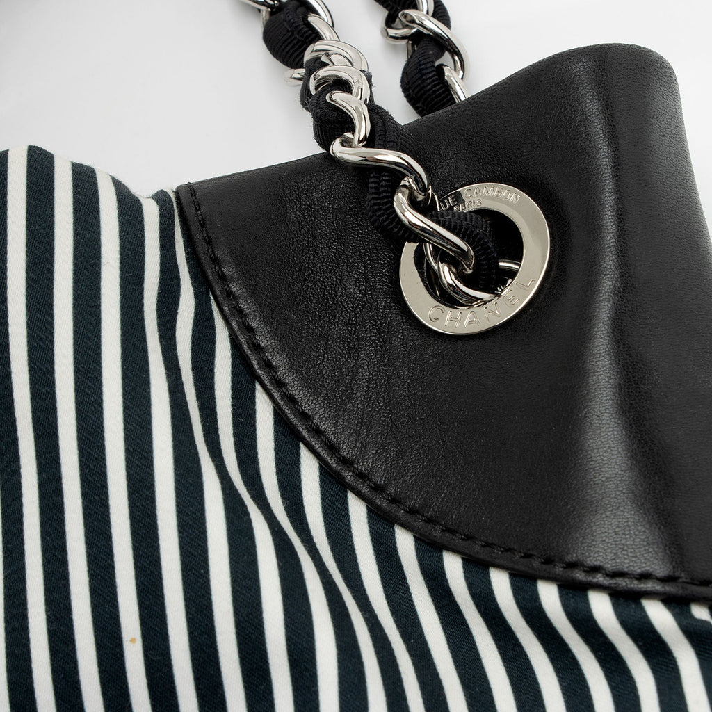 Chanel Striped Canvas Rialto Shoulder Bag (SHF-BaPjh9)