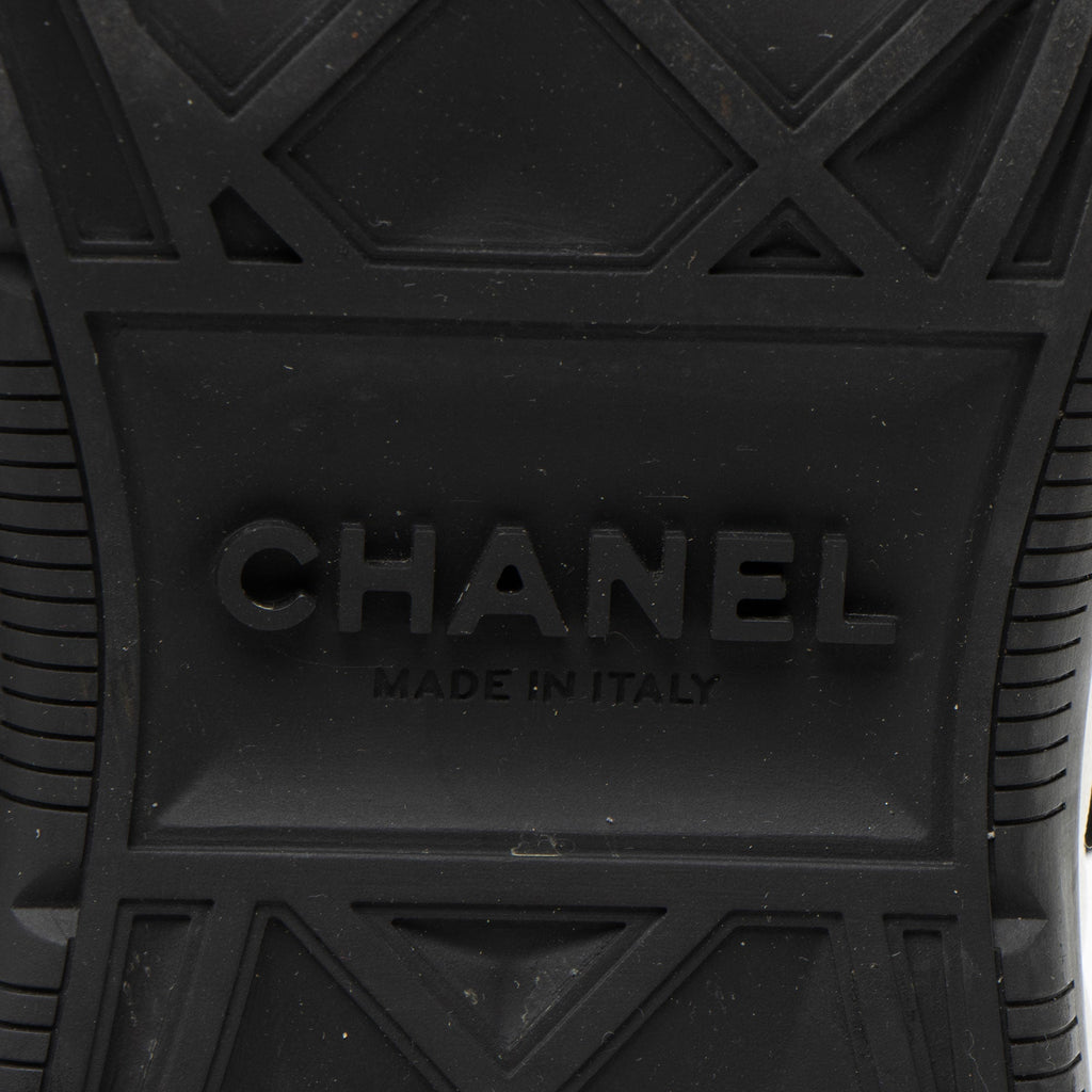 Chanel Suede CC Sneakers - Size 10 / 40