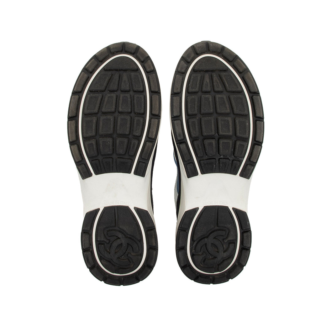 Chanel Suede Calfskin Quilted Fabric CC Sneakers - Size 10 / 40 (SHF-A0Zb1v)
