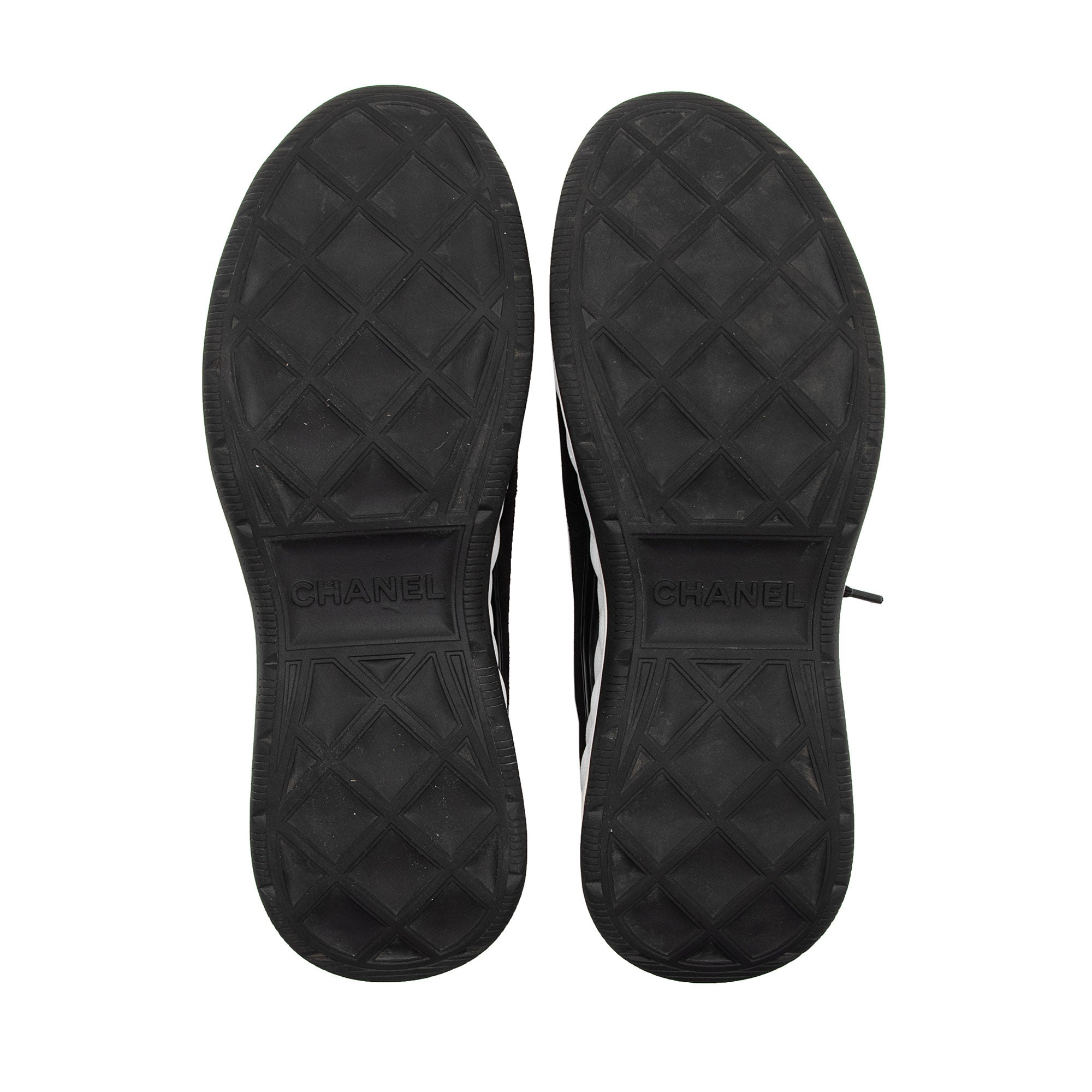Chanel Suede Mesh CC Cap Toe Sneakers - Size 10.5 / 40.5 (SHF-ASezZ0)
