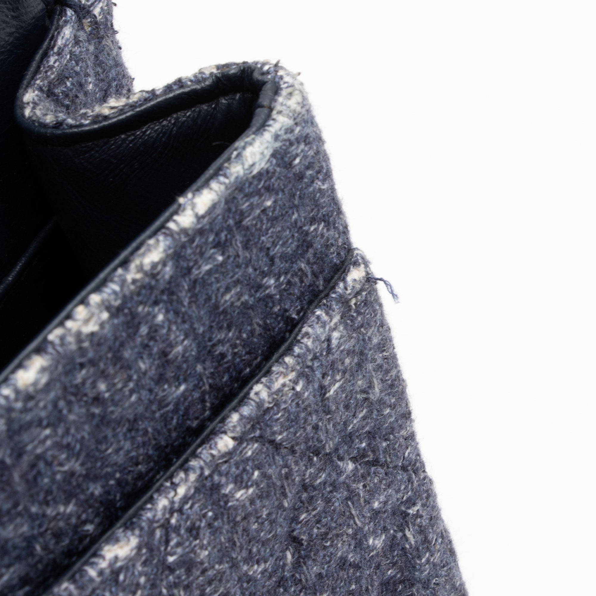 Chanel Tweed 2.55 Reissue 226 Double Flap Bag (SHF-QcHwBS)