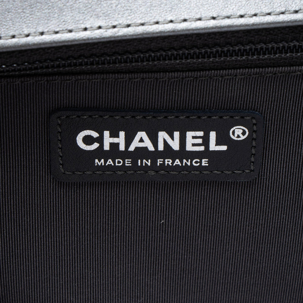 Chanel Tweed New Medium Boy Bag