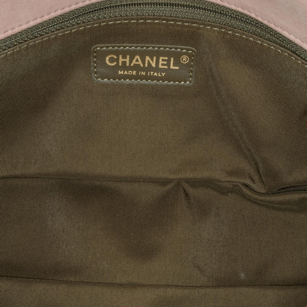 Chanel Twist Quilted Heart Flap (SHG-uZx9EN)