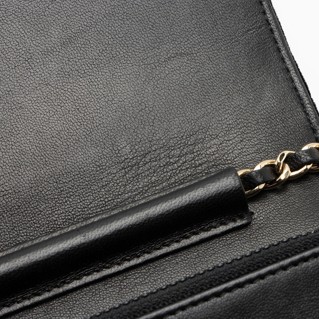Chanel Velvet Pearl Embellished Wallet on Chain (SHF-aGIZaD)