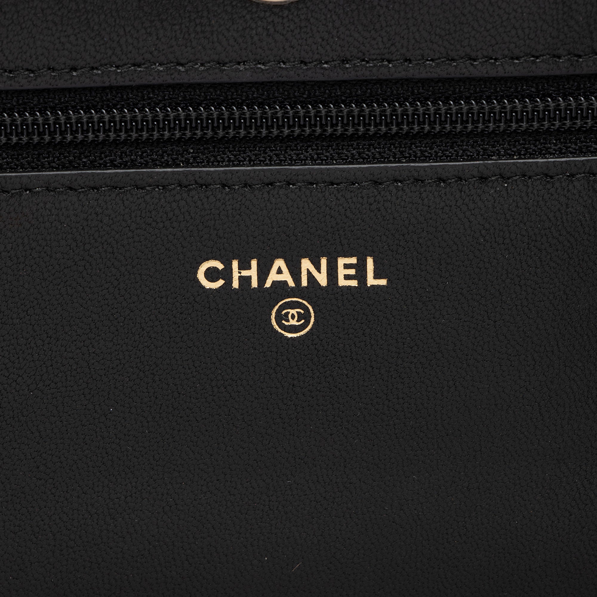 Chanel Velvet Pearl Embellished Wallet on Chain (SHF-aGIZaD)