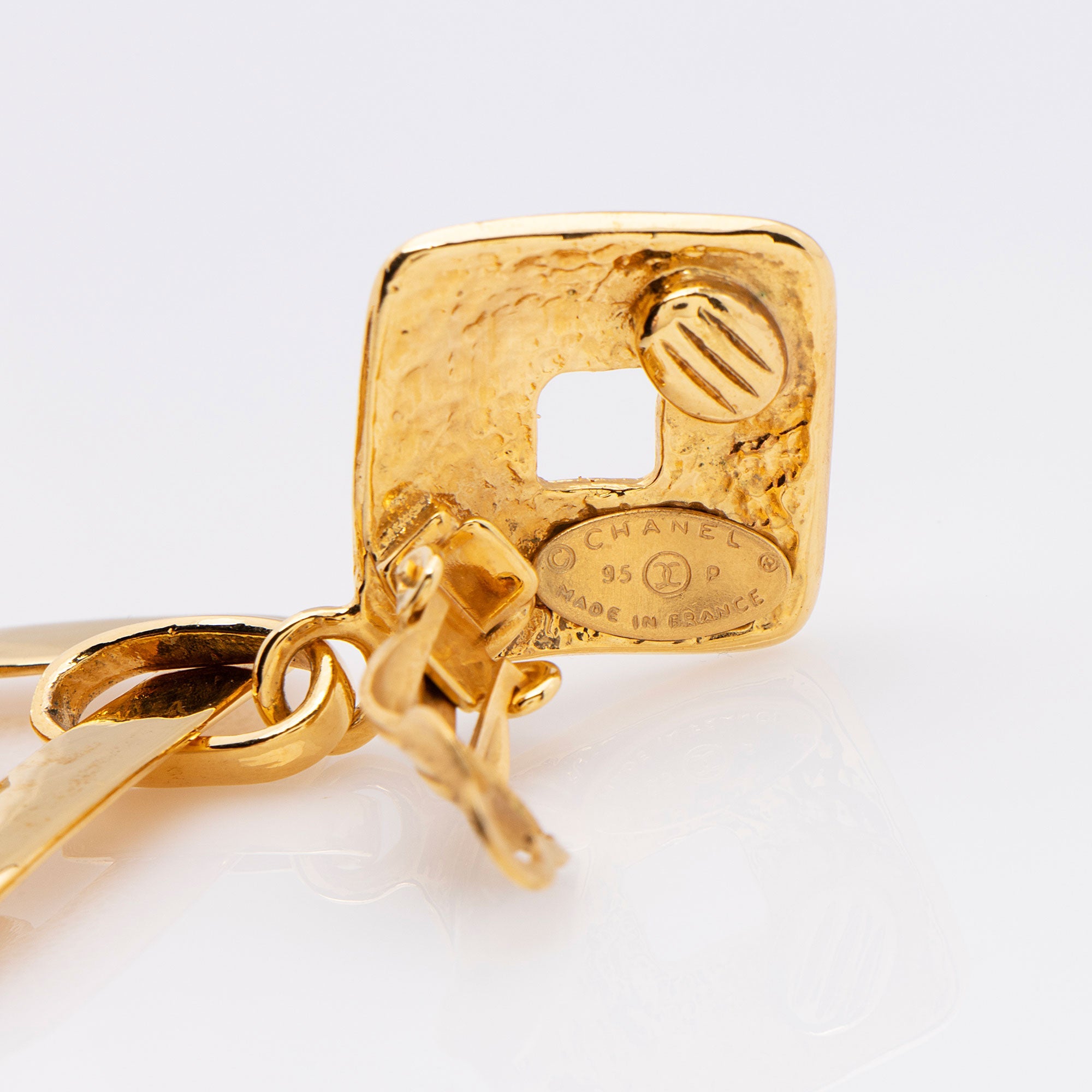Chanel Vintage CC Drop Clip On Earrings (SHF-BsvAjg)