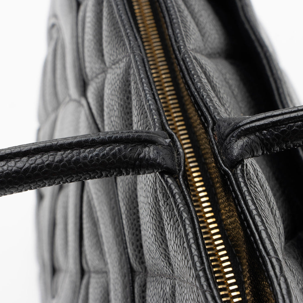 Chanel Vintage Caviar Leather Medallion Tote (SHF-1e1Co0)