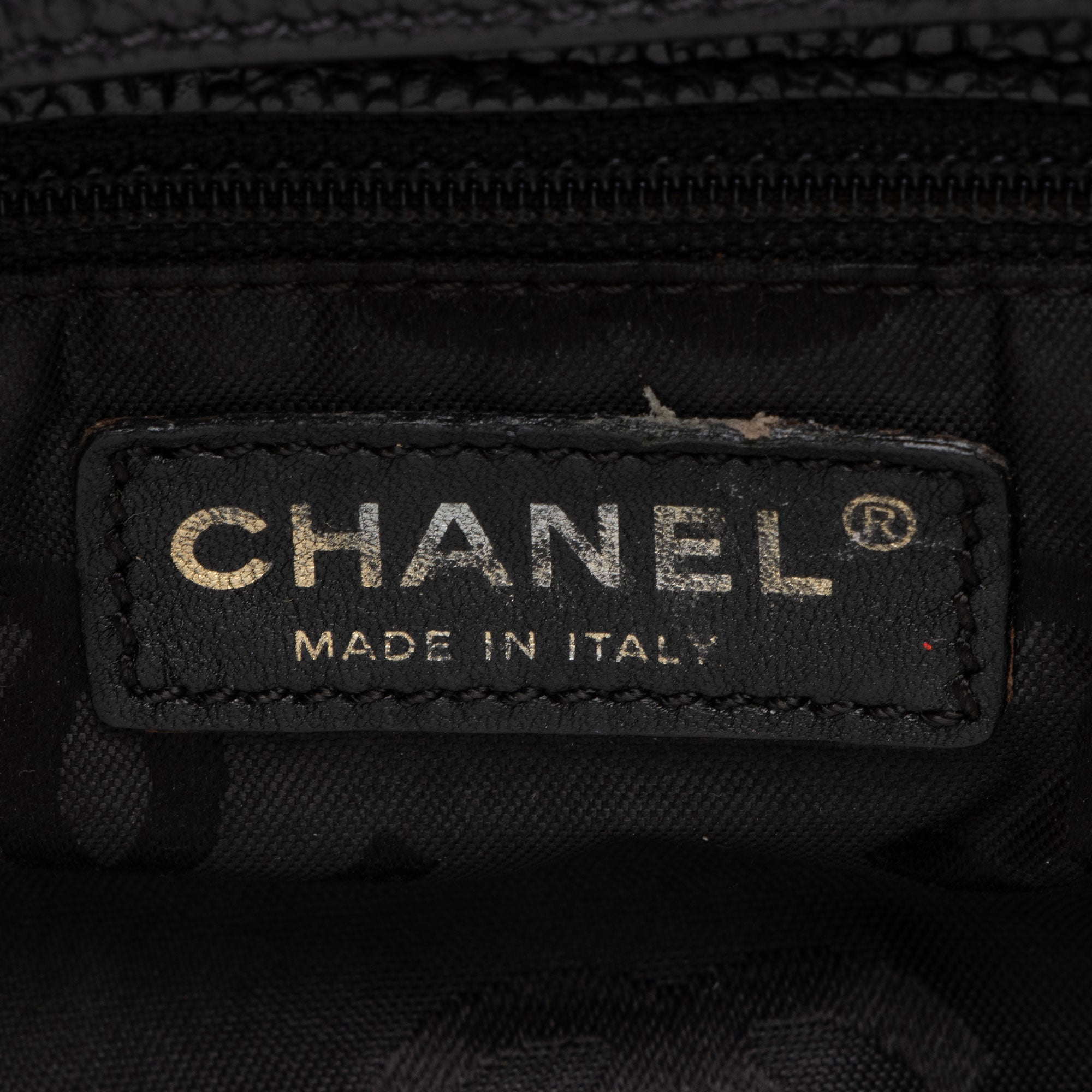 Chanel Vintage Caviar Leather Stitched CC Small Tote (SHF-nw4J2s)
