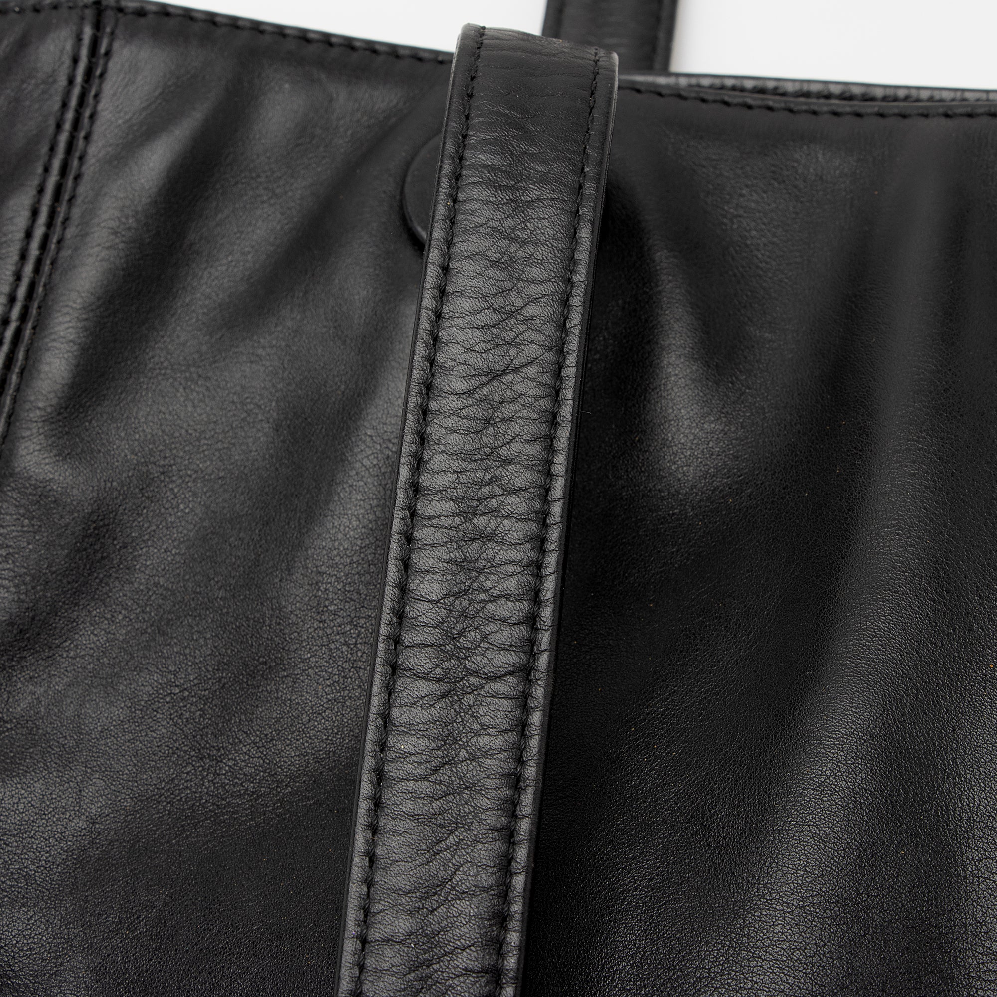 Chanel Vintage Lambskin CC Logo Tote (SHF-22846)