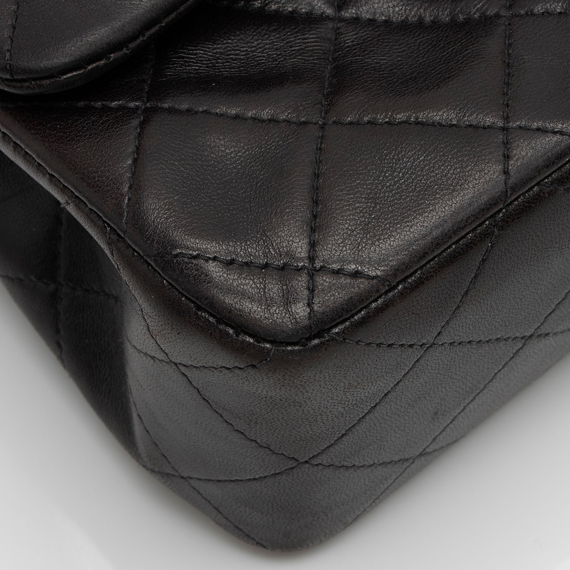 Chanel Vintage Lambskin Classic Small Double Flap Bag (SHF-wNnnBD)