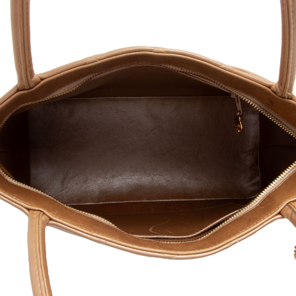 Chanel Vintage Lambskin Medallion Tote (SHF-rUIzq2)