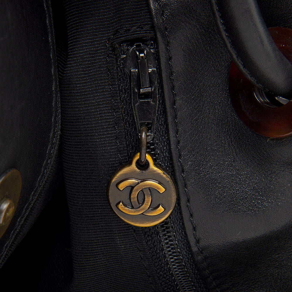 Chanel Vintage Leather CC Tassel Shoulder Bag (SHF-12835)