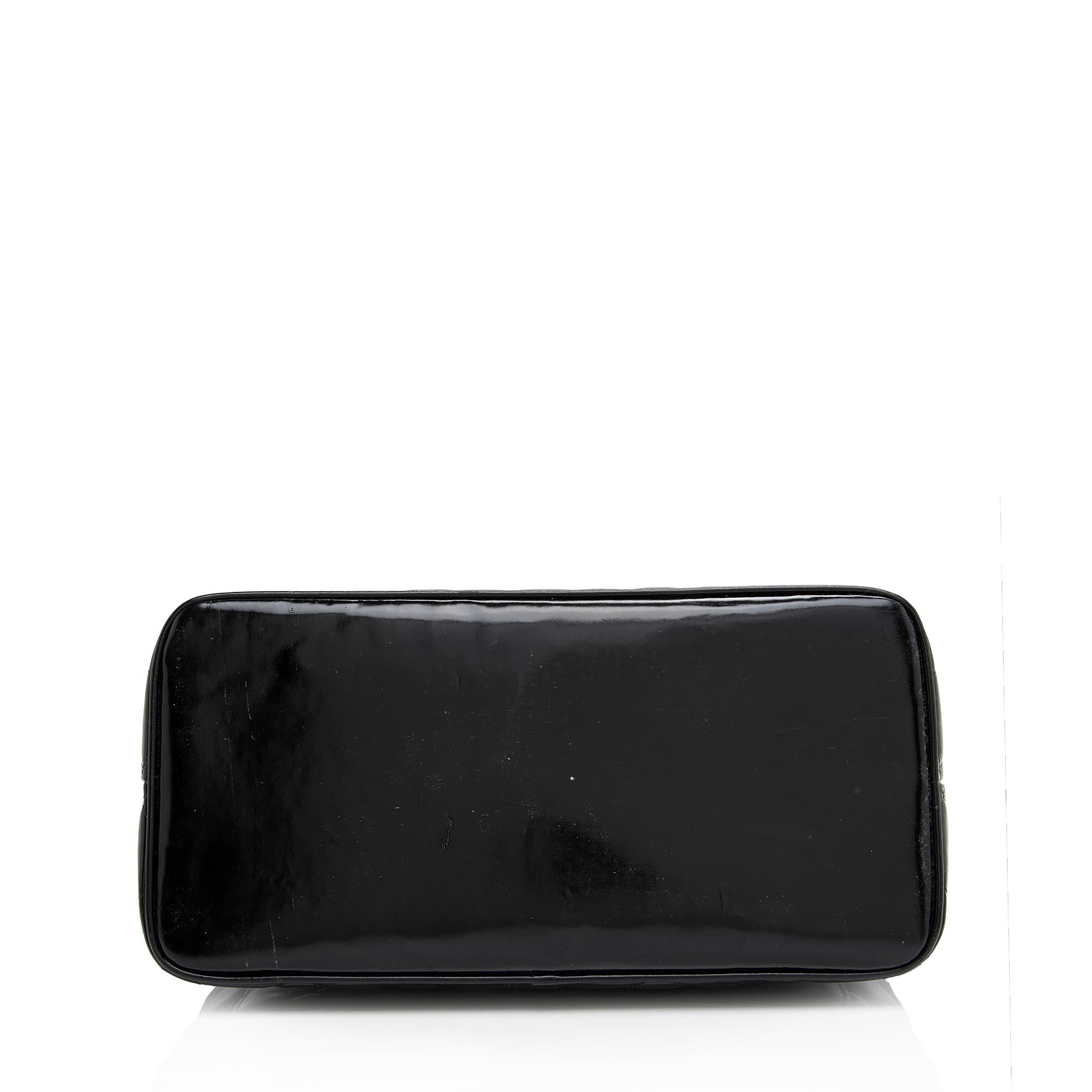 Chanel Vintage Patent Leather Medallion Tote (SHF-vDFKr8)