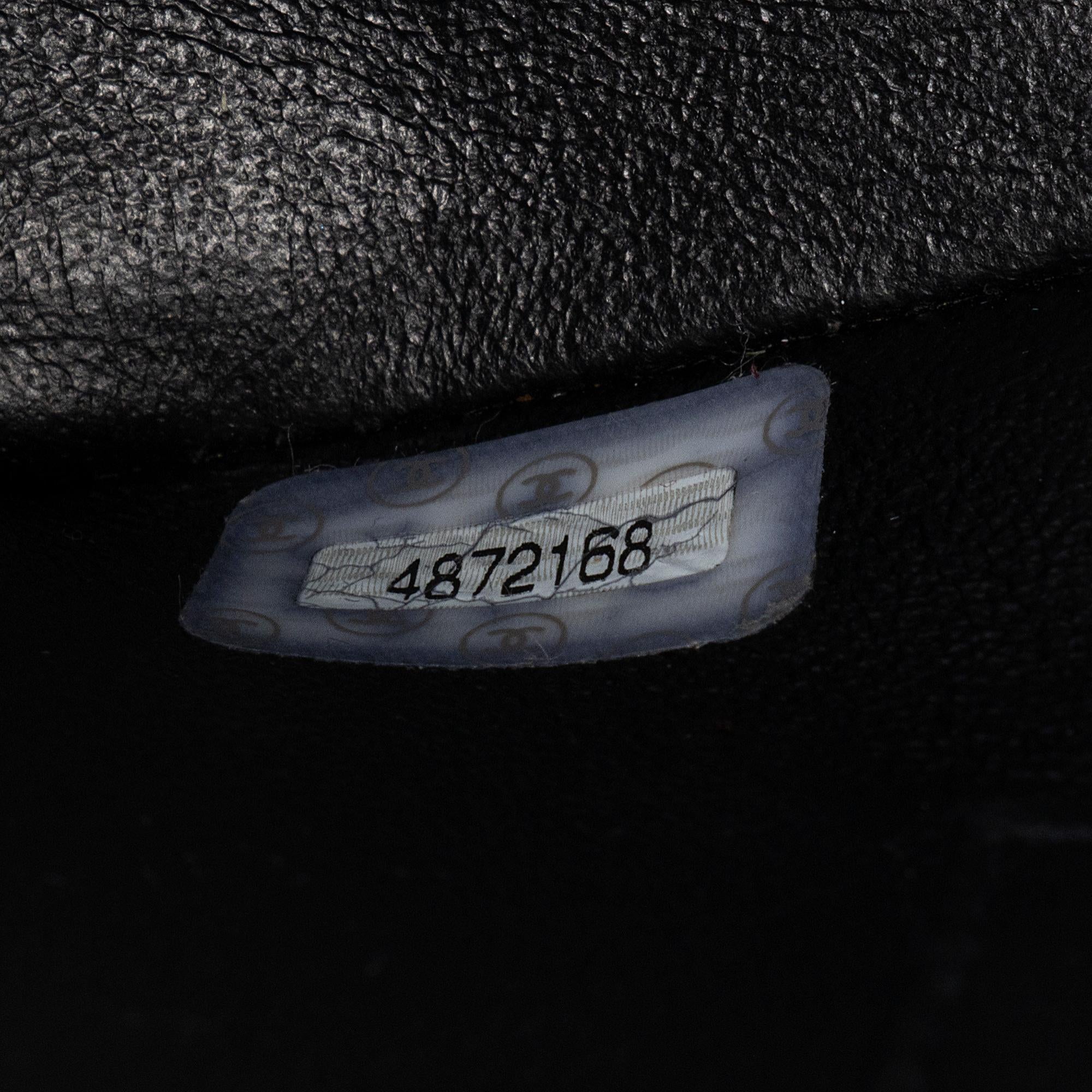 Chanel Vintage Patent Leather Medallion Tote (SHF-vDFKr8)