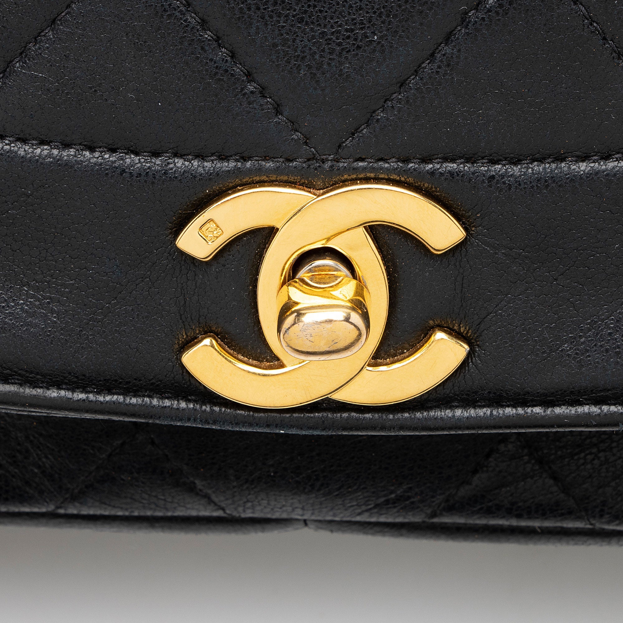 Chanel Vintage Quilted Lambskin Diana Medium Flap Bag