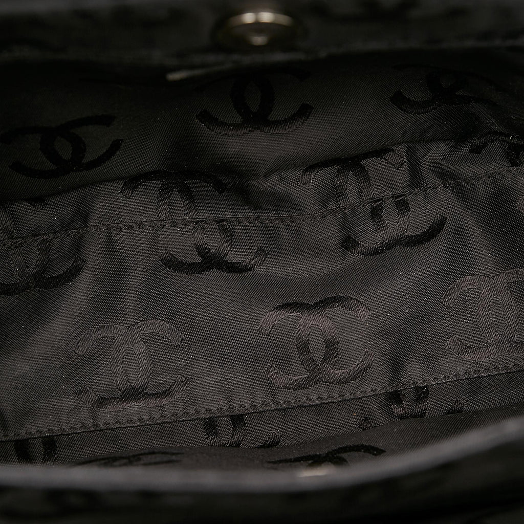 Chanel Wild Stitch Leather Handbag (SHG-28370)