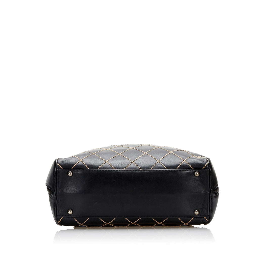 Chanel Wild Stitch Leather Handbag (SHG-dXhYJW)