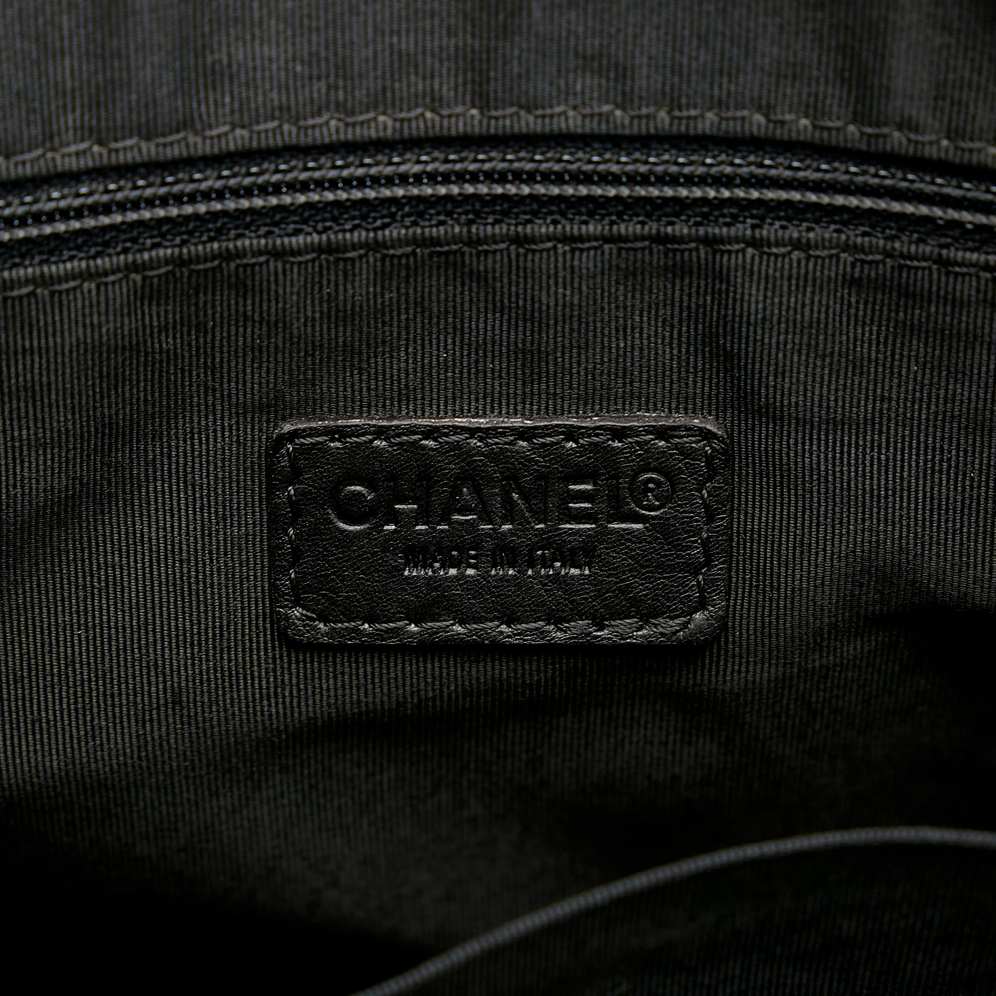 Chanel Wild Stitch Leather Handbag (SHG-dXhYJW)