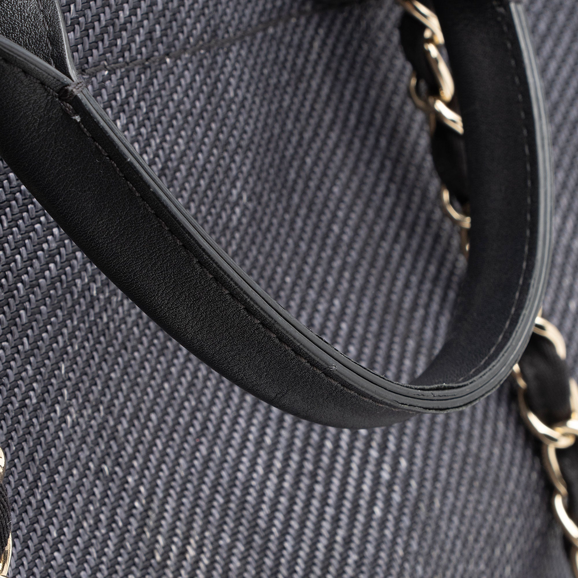 Chanel Woven Straw Deauville Medium Tote (SHF-oXD7wn)