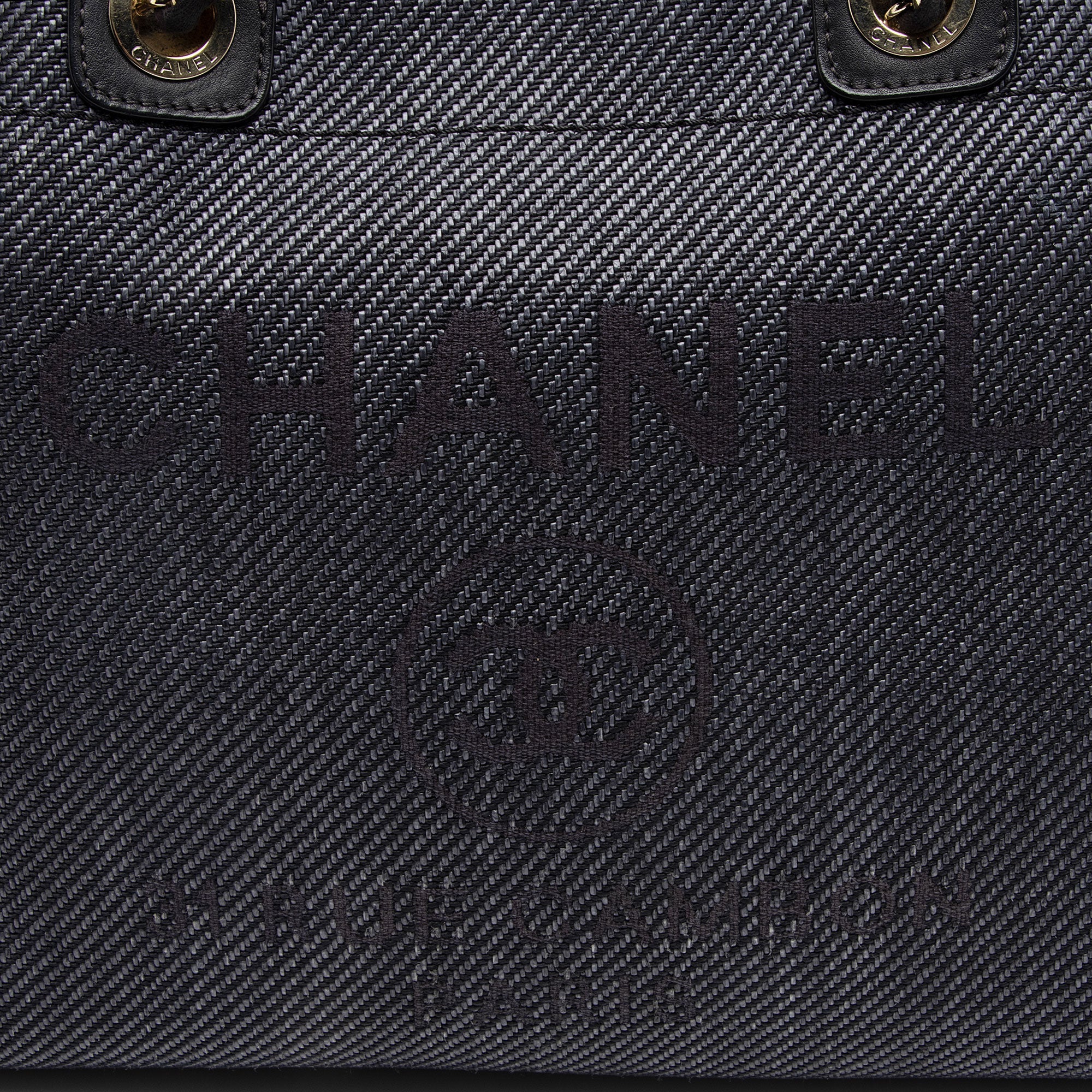 Chanel Woven Straw Deauville Medium Tote (SHF-oXD7wn)