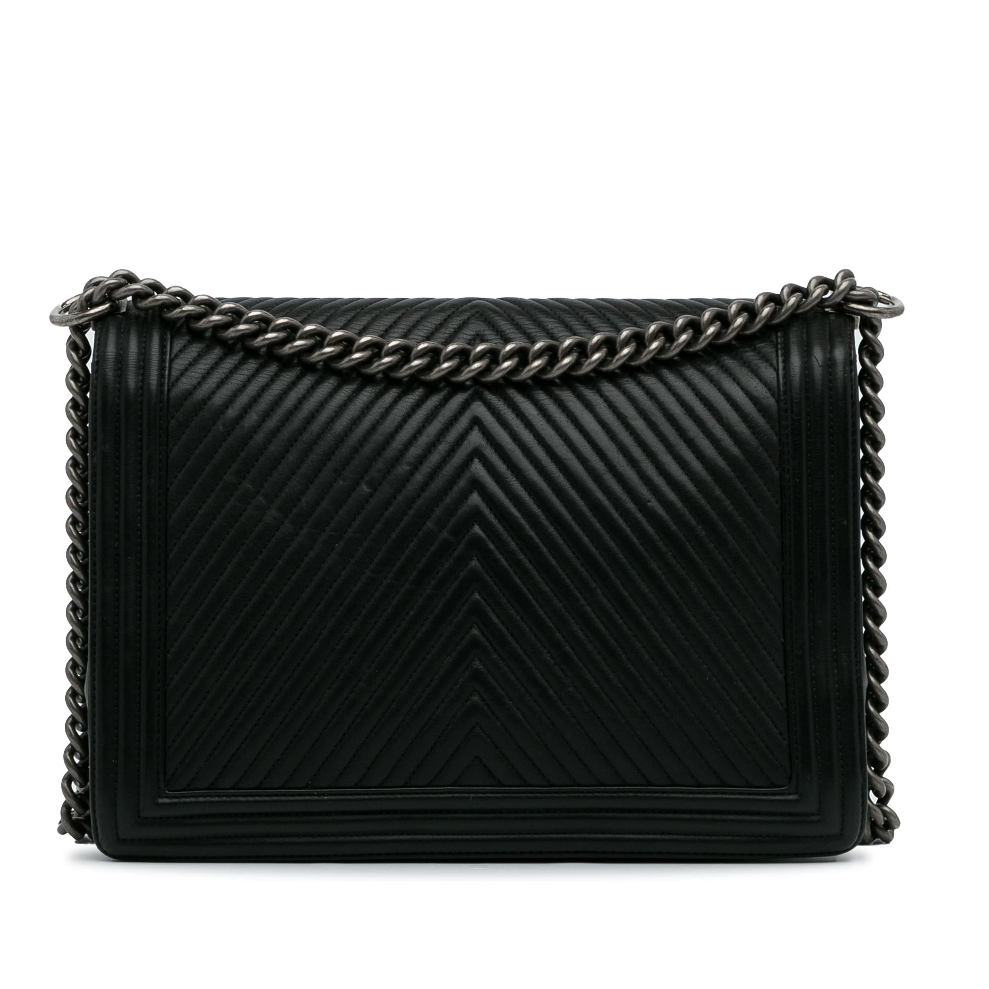 Chanel XL Chevron Boy Flap (SHG-WQzfRD)
