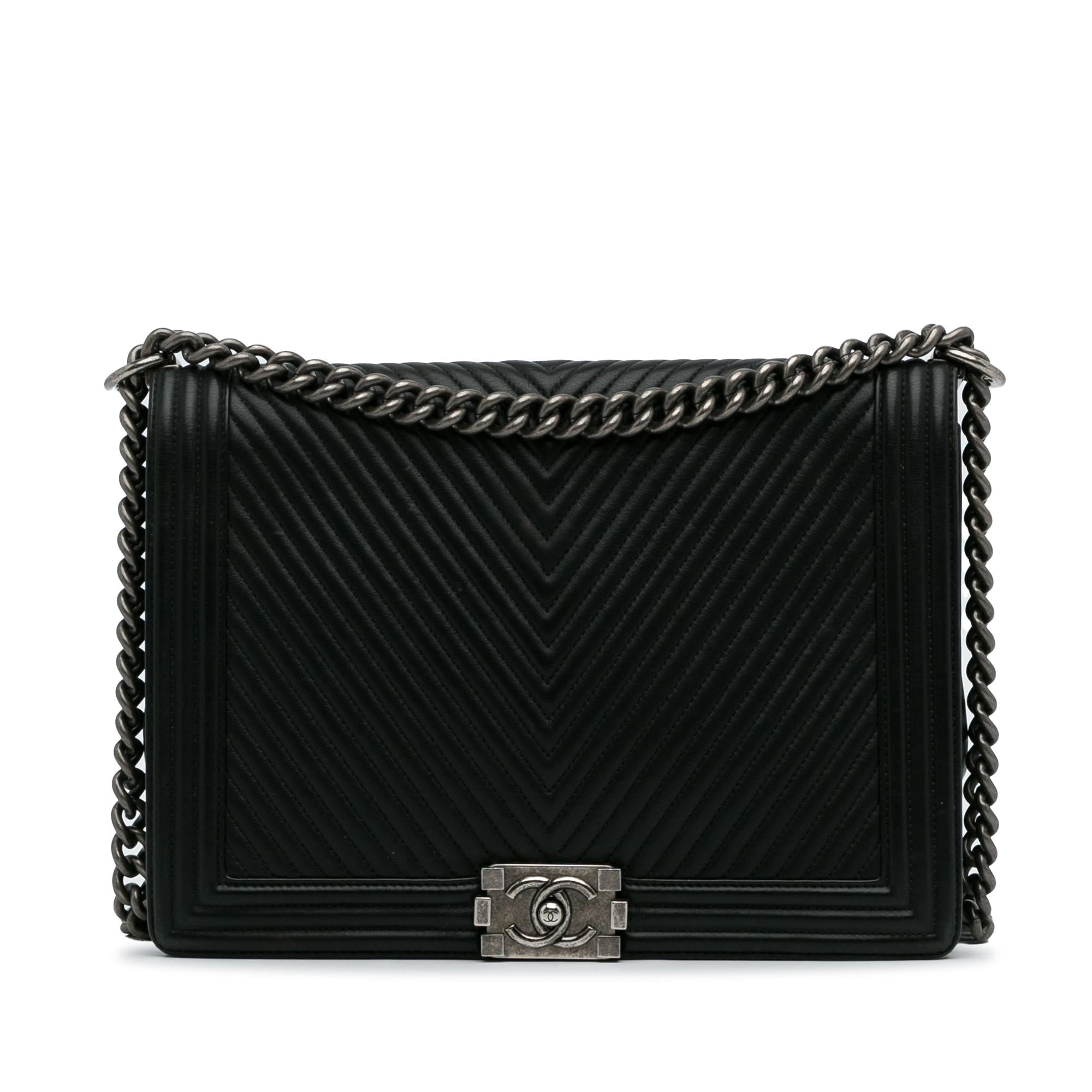 Chanel XL Chevron Boy Flap (SHG-WQzfRD)