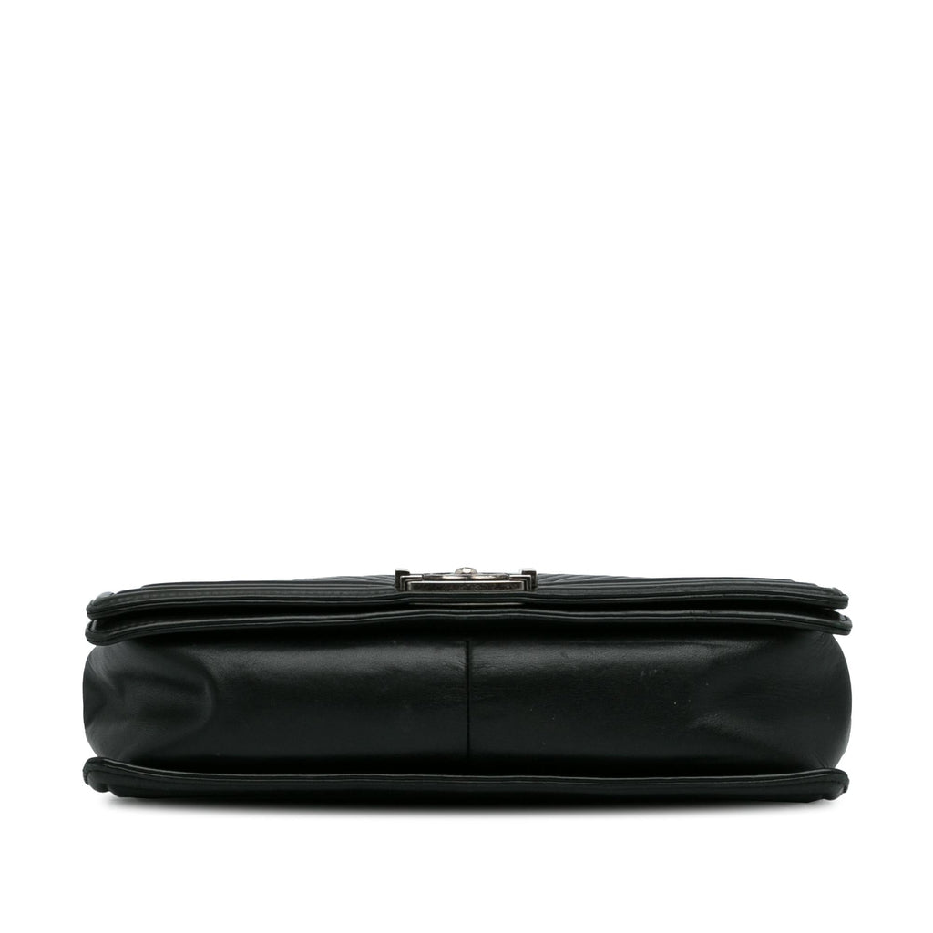 Chanel XL Chevron Boy Flap (SHG-WQzfRD)