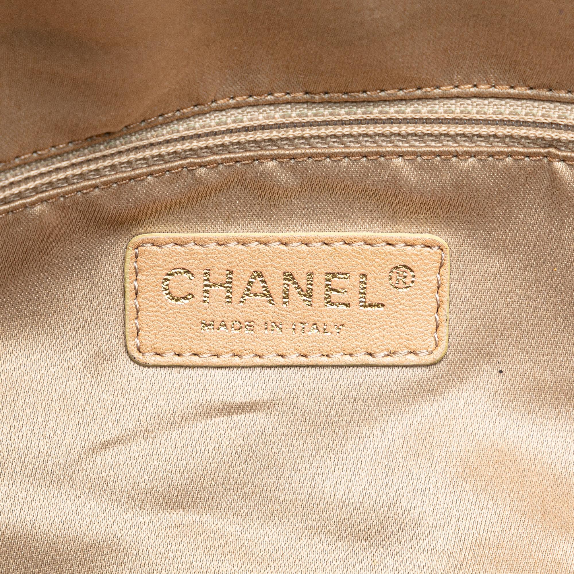 Chanel XL Printed Nylon Cabas Spirit Tote (SHG-Ewd3Kn)