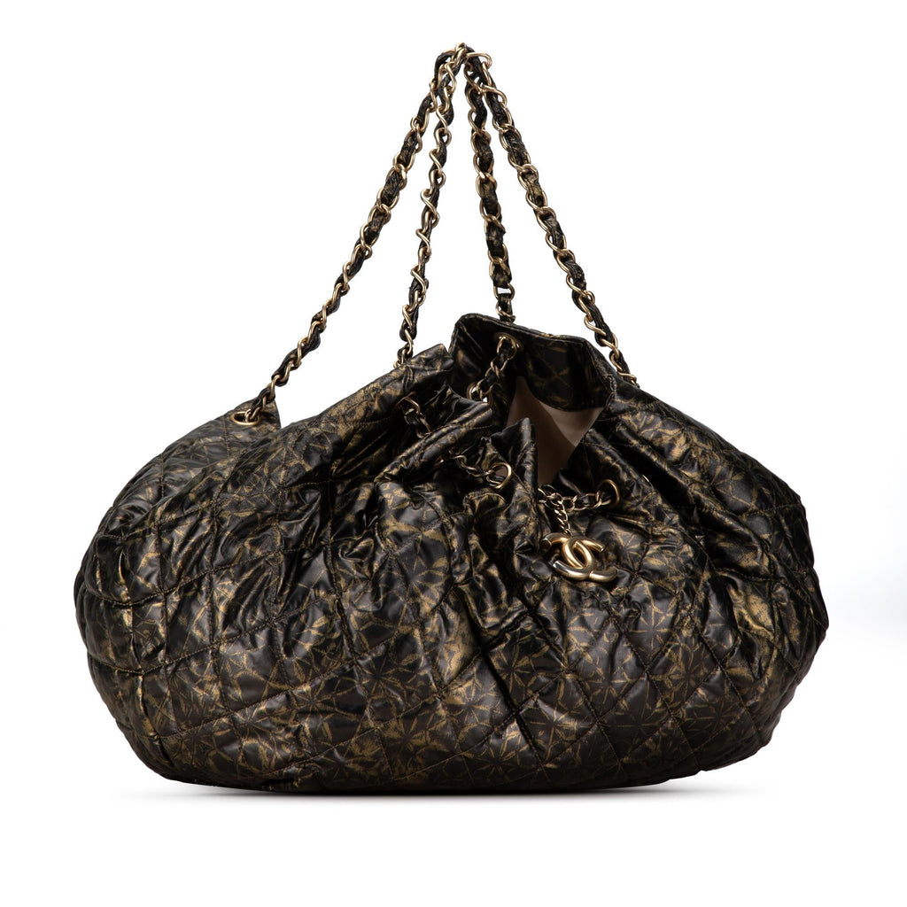 Chanel XL Printed Nylon Cabas Spirit Tote (SHG-Ewd3Kn)